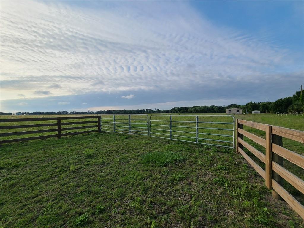 672 Hwy., Lithia, FL 33547