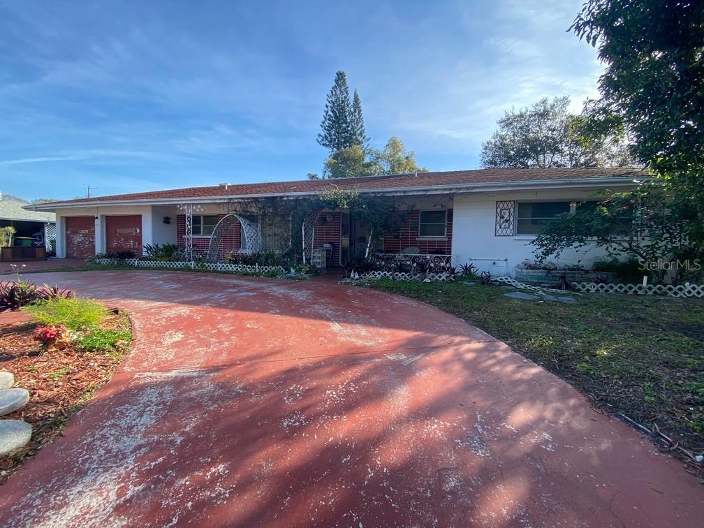 2201 S Tuttle Ave., Sarasota, FL 34239