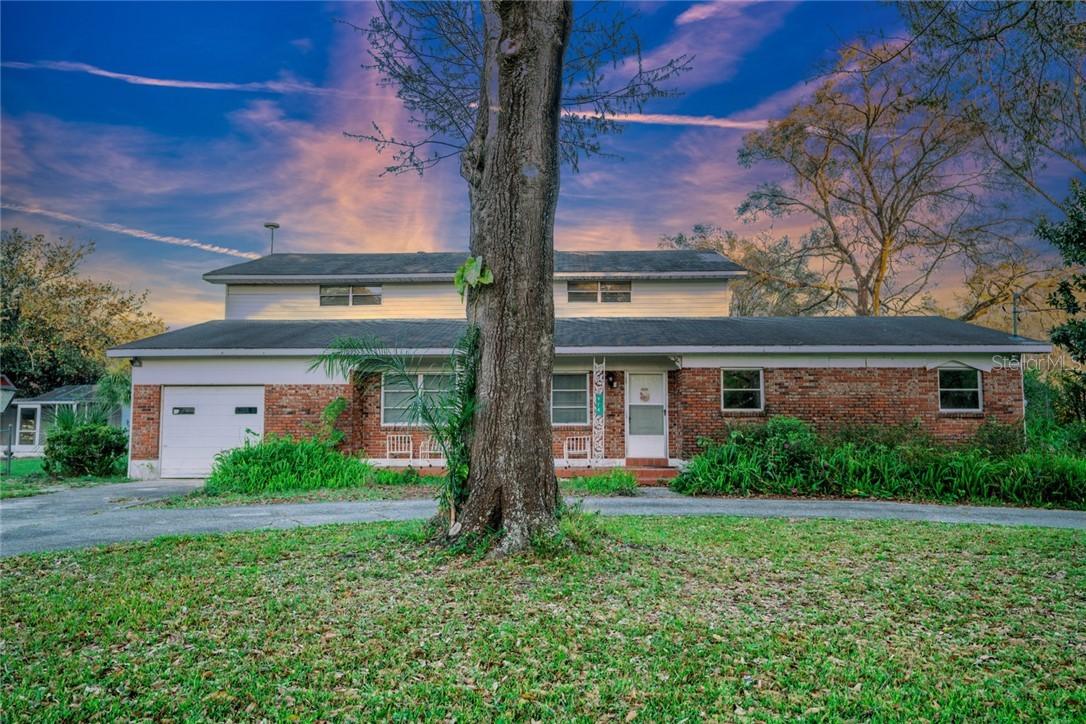 914 Whitaker Rd., Lutz, FL 33549