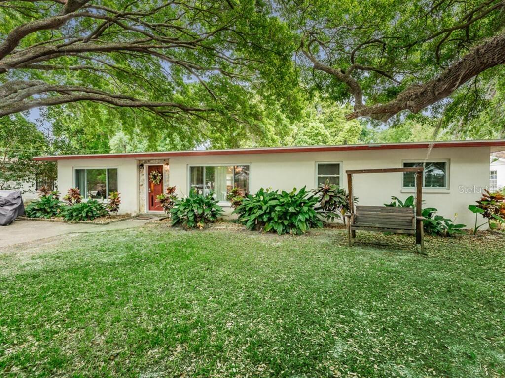 15042 Lake Magdalene Blvd., Tampa, FL 33618