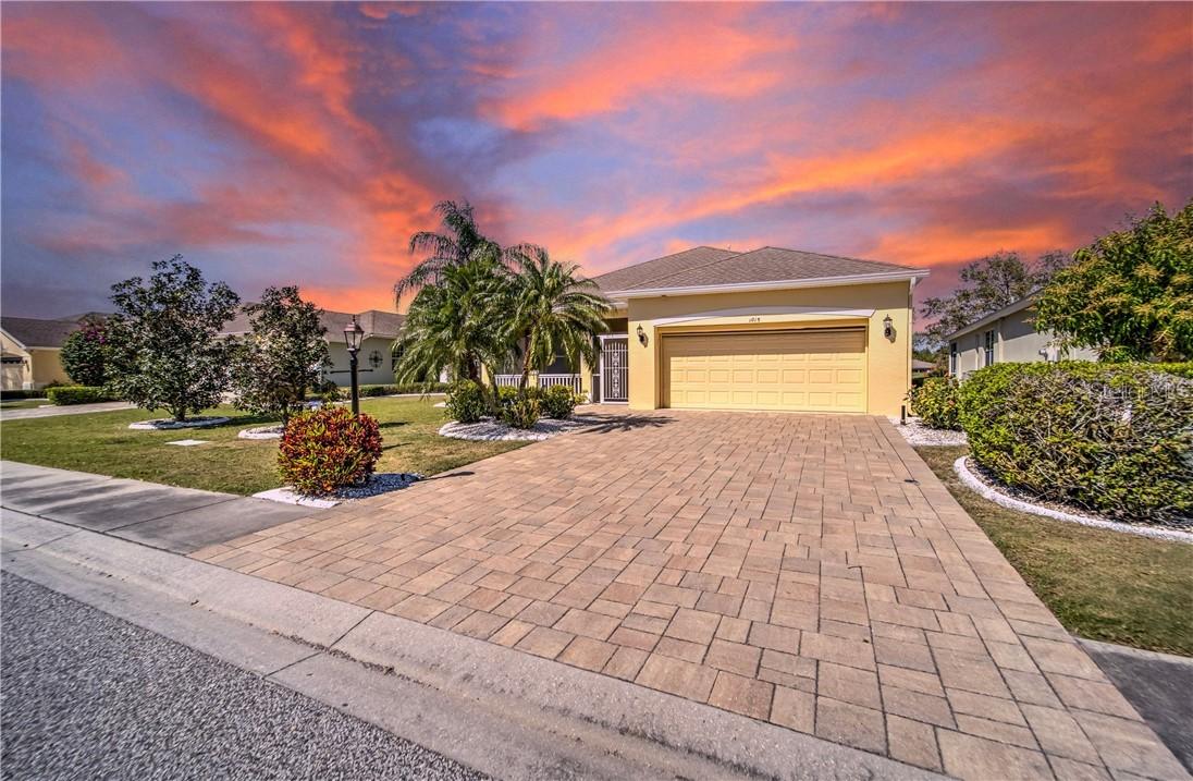 1015 Emerald Dunes Dr., Sun City Center, FL 33573
