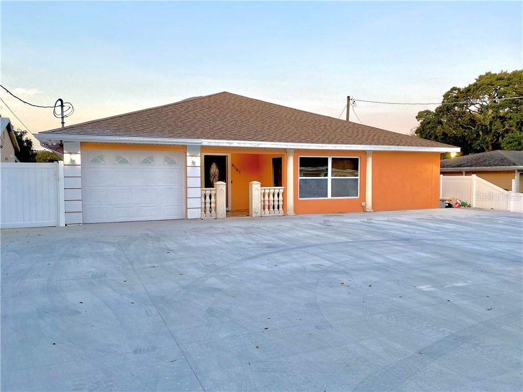 2107 W Burke St., Tampa, FL 33604