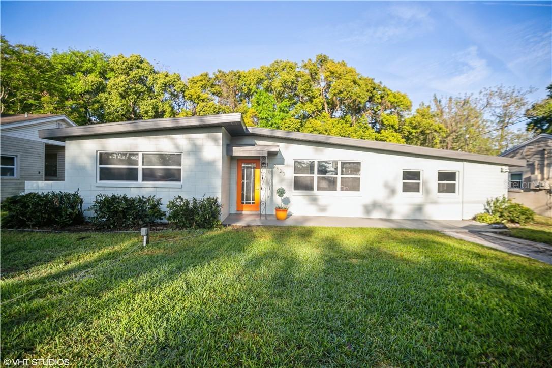 2520 Lake Wade Ct., Orlando, FL 32806