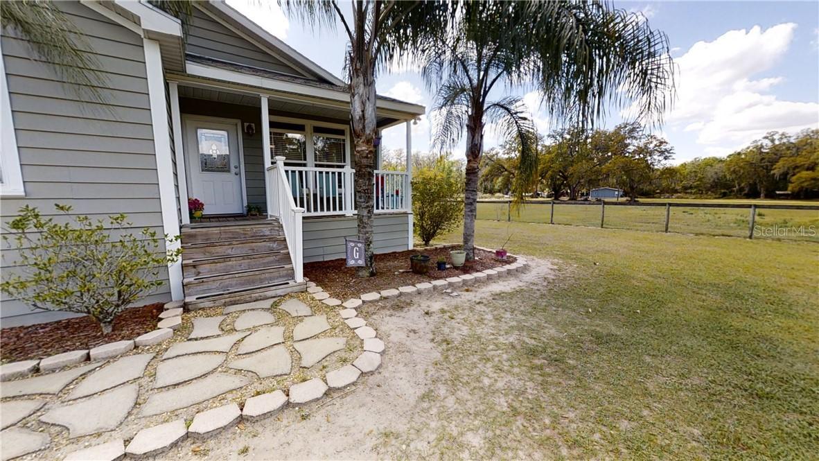 8432 Pine Ridge Manor Ct., Plant City, FL 33565