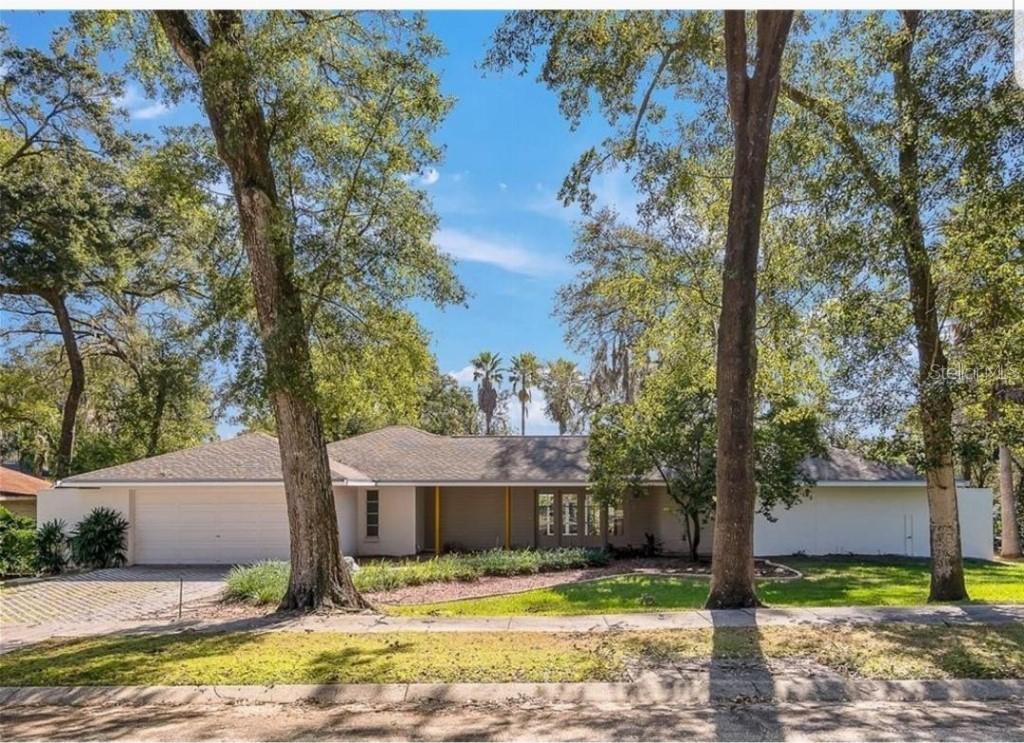 1001 Oakridge Manor Dr., Brandon, FL 33511