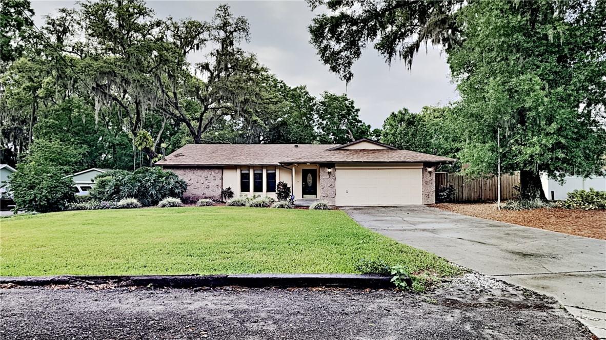 403 2nd Ave., Lutz, FL 33549