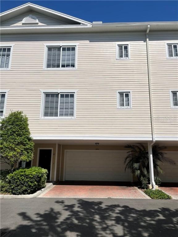 9870 Meadow Field Cir., Tampa, FL 33626