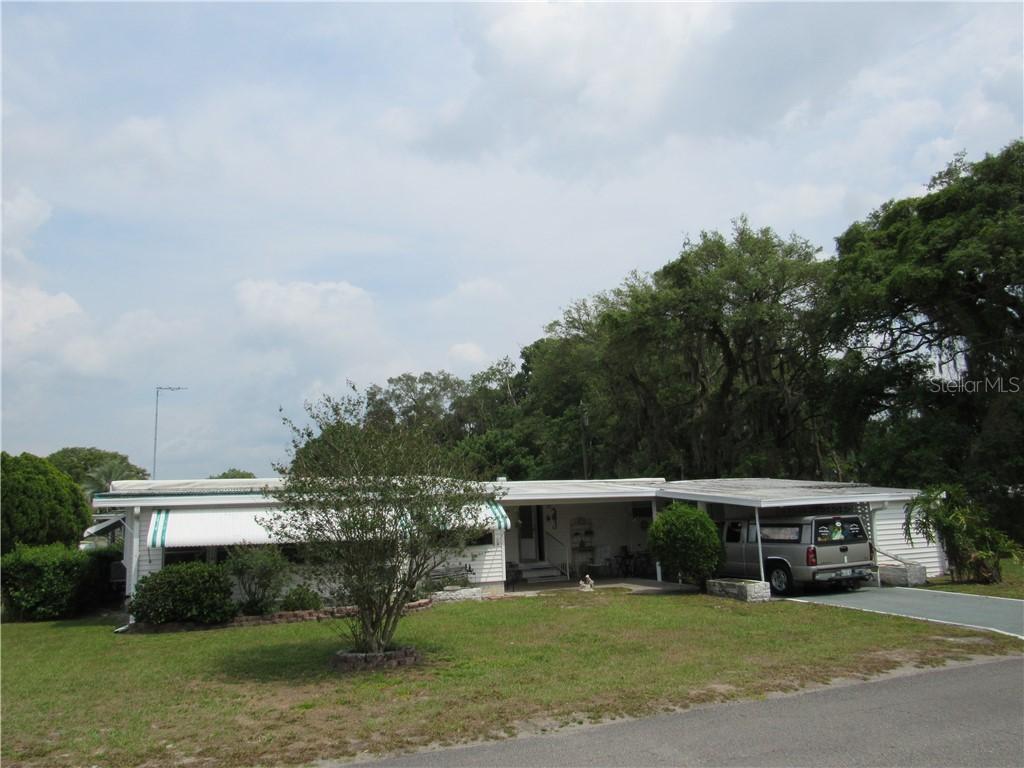 37216 Lois Ave., Zephyrhills, FL 33542