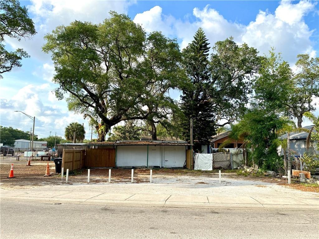 4004 E Osborne Ave., Tampa, FL 33610