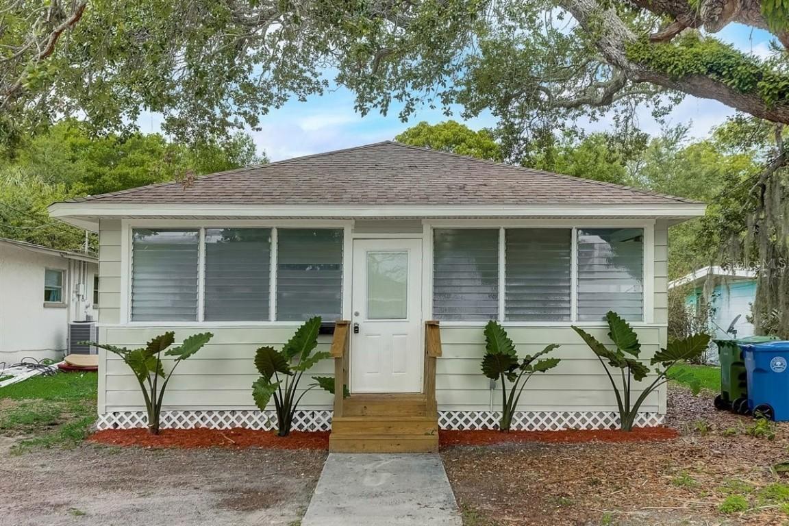 1102 3rd St., Bradenton, FL 34205