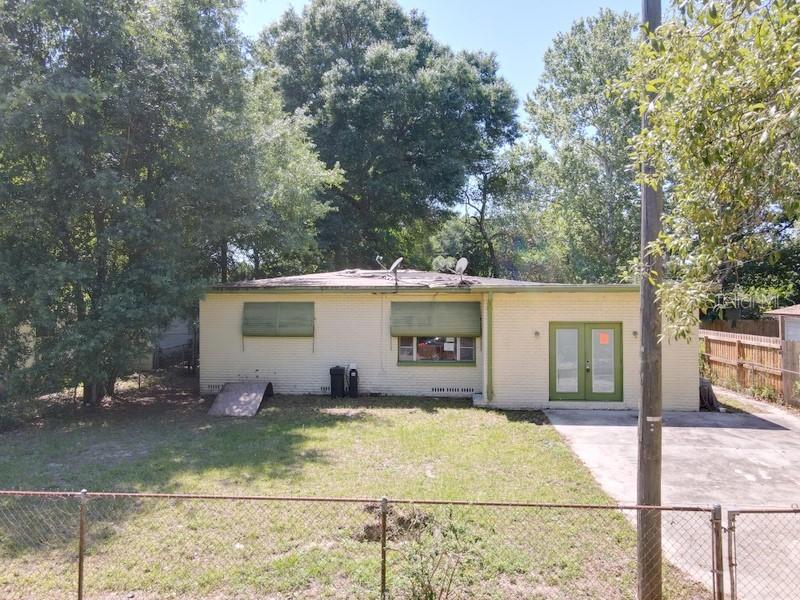 9610 N 11th St., Tampa, FL 33612