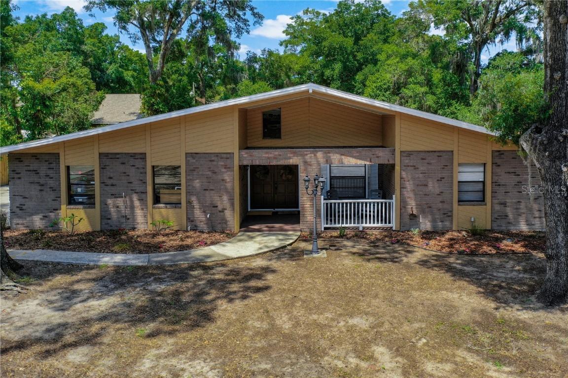 212 Ridgewood Ave., Brandon, FL 33510