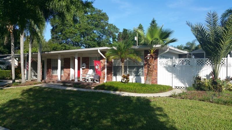 10706 Lake Carroll Way, Tampa, FL 33618