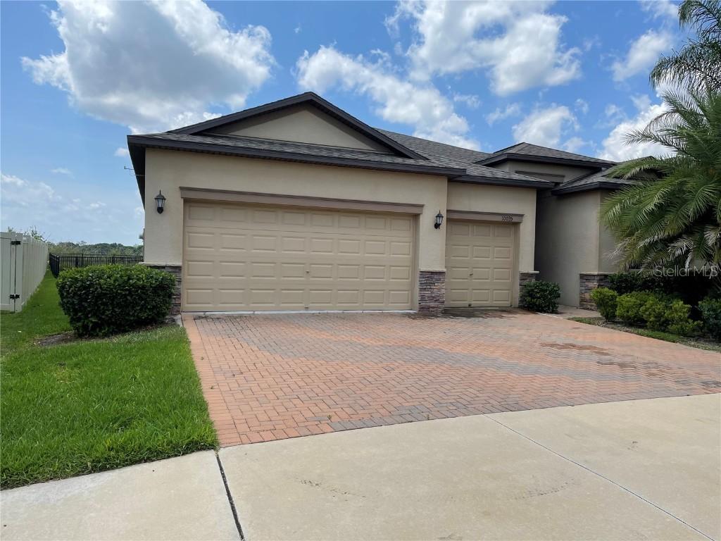10035 Celtic Ash Dr, Ruskin, FL 33573