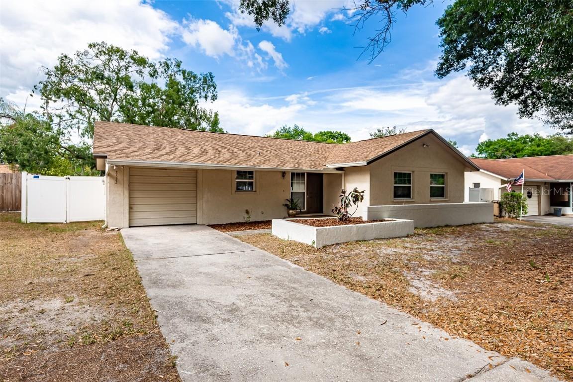 8522 Caladesi Island Dr., Temple Terrace, FL 33637