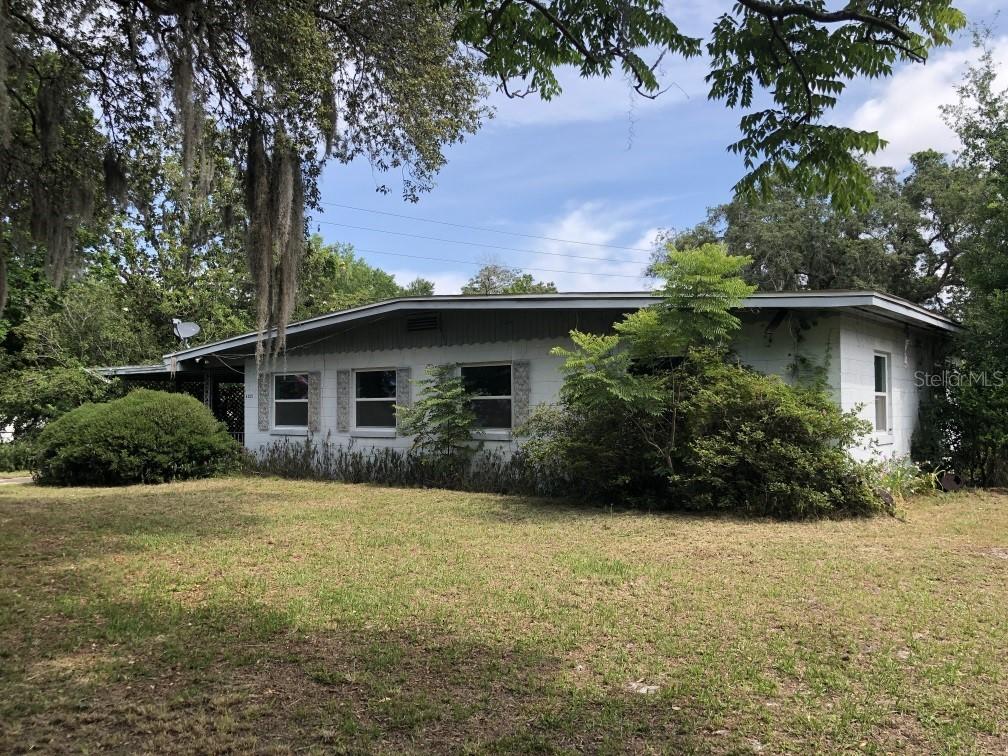 4255 Wee St., Mount Dora, FL 32757