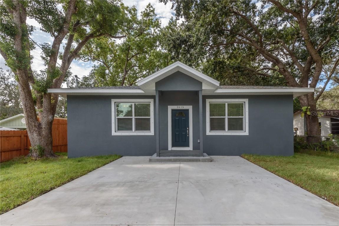 1272 Sedeeva Cir., Clearwater, FL 33755