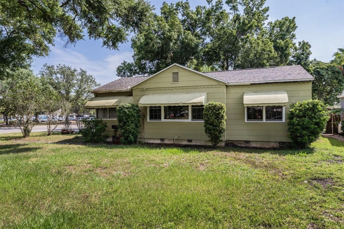 921 W Candlewood Ave., Tampa, FL 33603