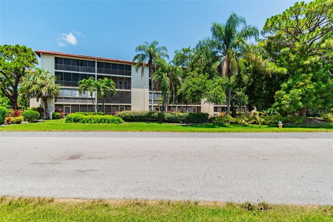 7500 40th Ave. #407, Bradenton, FL 34209