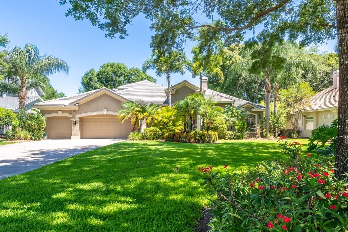 1204 Oxbridge Dr., Lutz, FL 33549