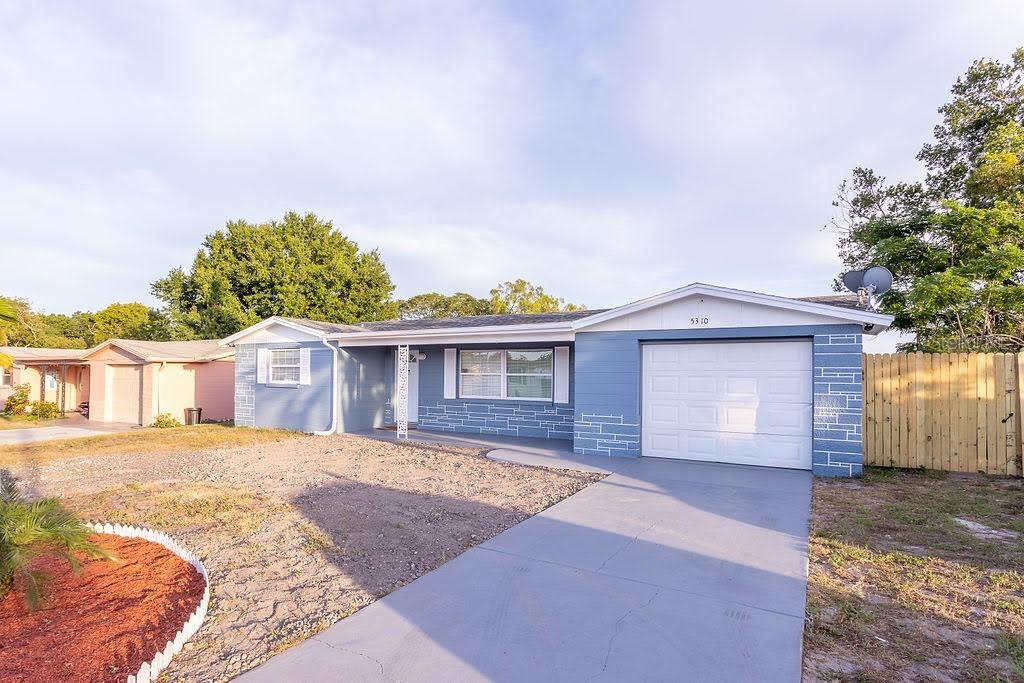 5310 Moog Rd., Holiday, FL 34690