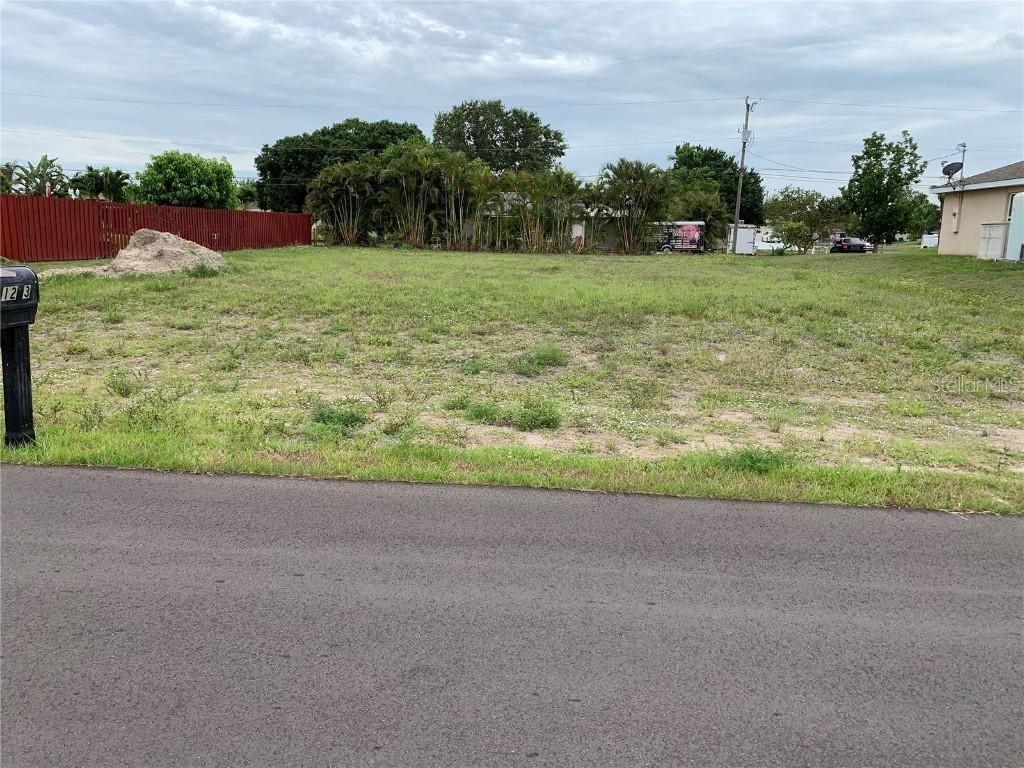 1216 NE 10th Ln., Cape Coral, FL 33909
