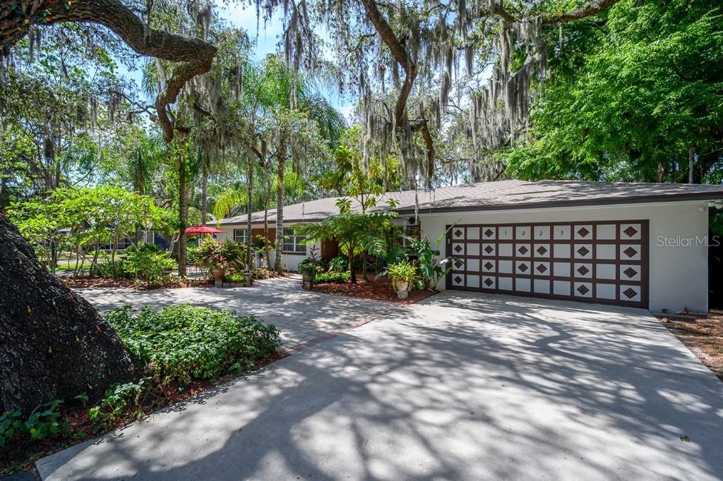 1223 E Idlewild Ave., Tampa, FL 33604