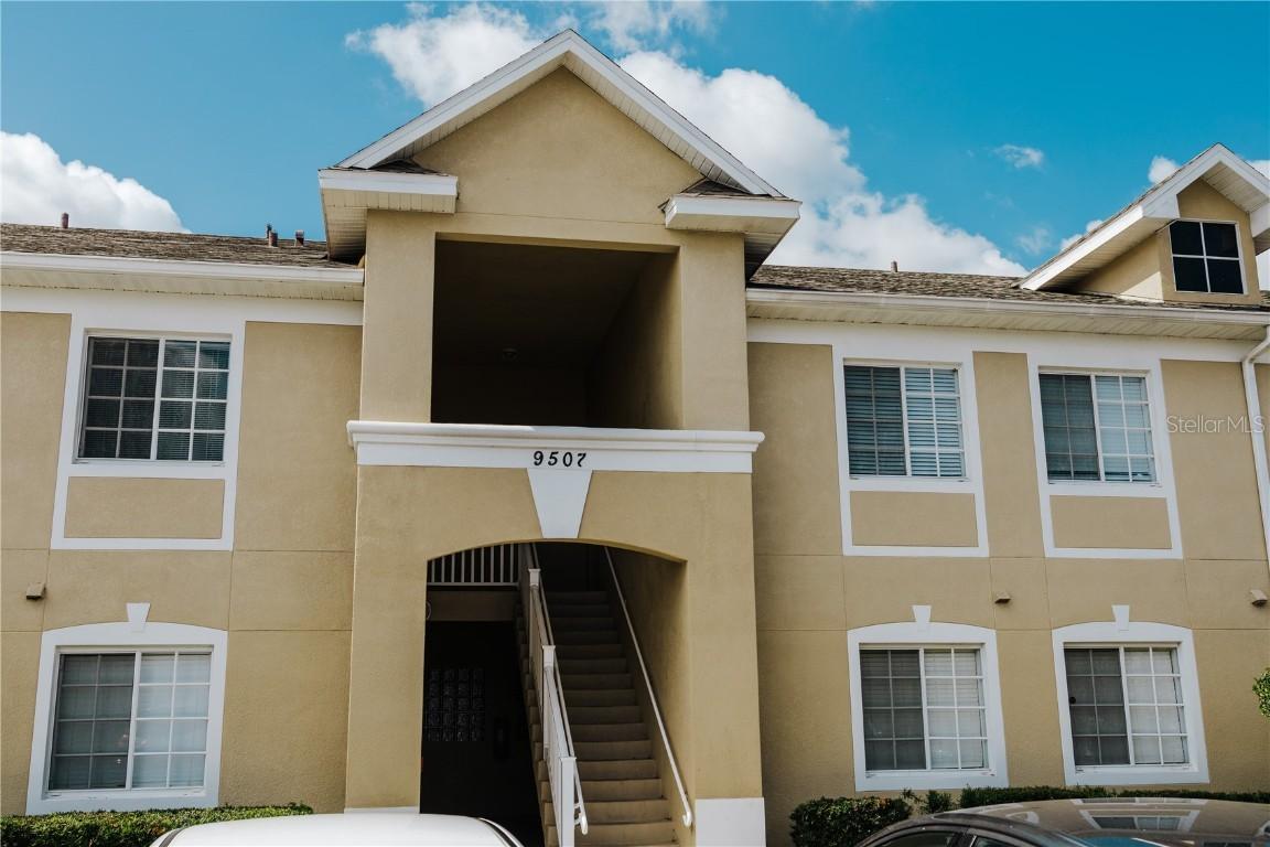 9507 Amberdale Ct. #202, Riverview, FL 33578