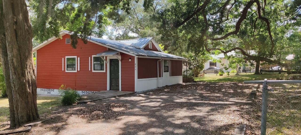 806 Schoolhouse St., Brooksville, FL 34601