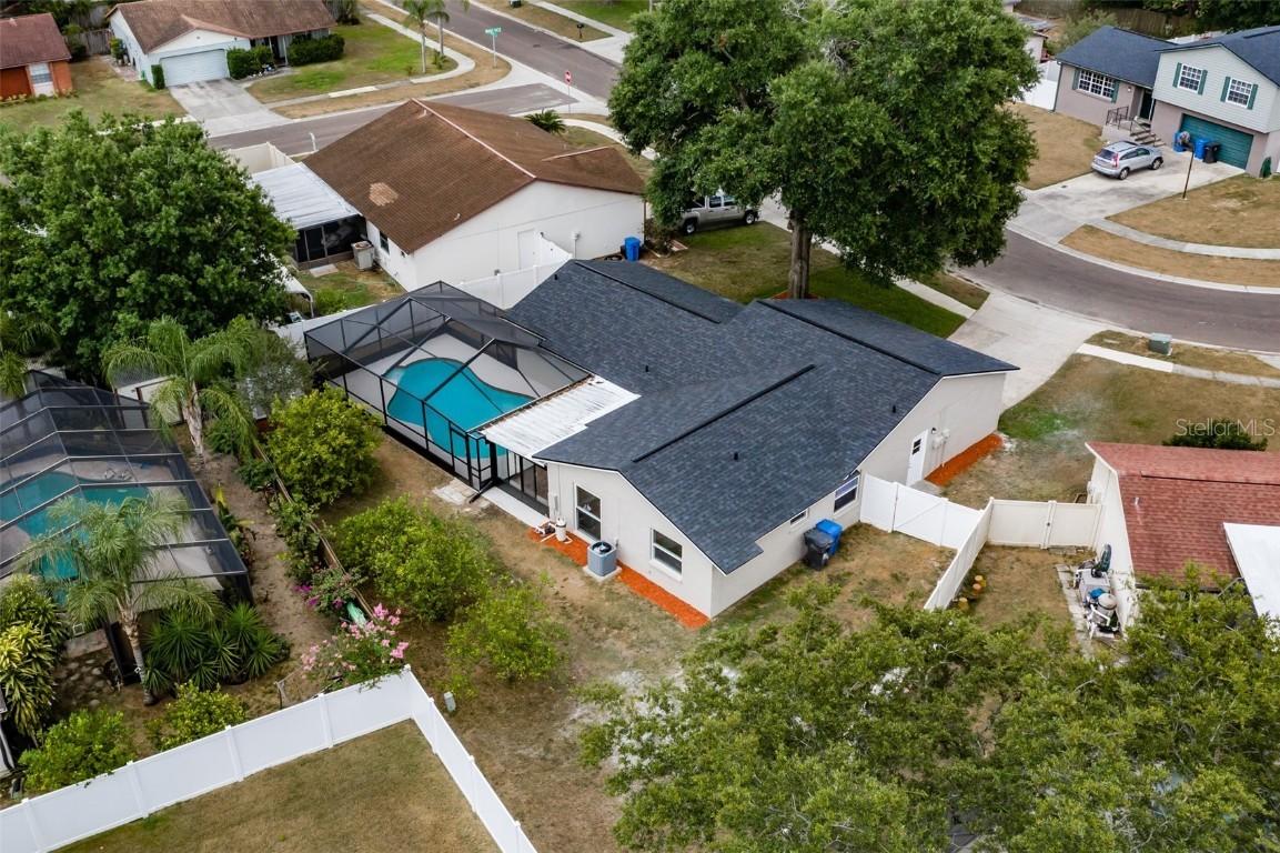 412 Forest Oak Dr., Seffner, FL 33584
