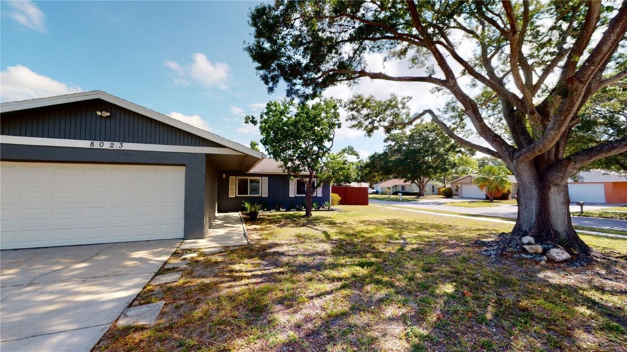 8023 Candlewoode Dr., Largo, FL 33773