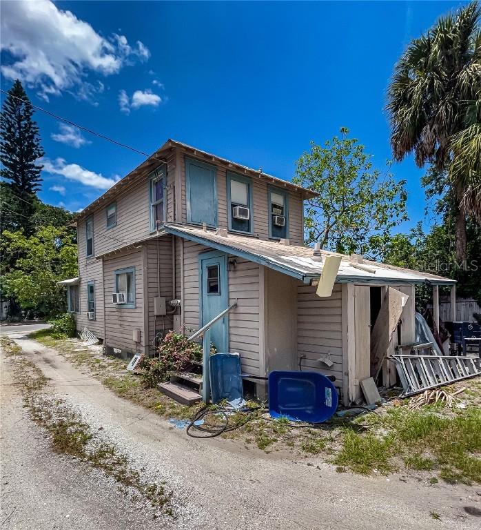 1013 15th St., Bradenton, FL 34205