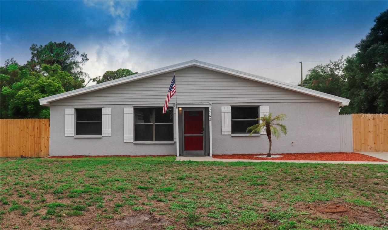 3762 Taro Pl., Sarasota, FL 34232