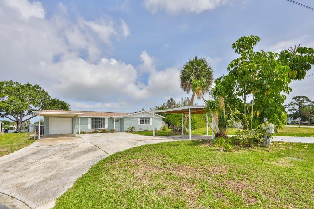 106 6th St., Ruskin, FL 33570