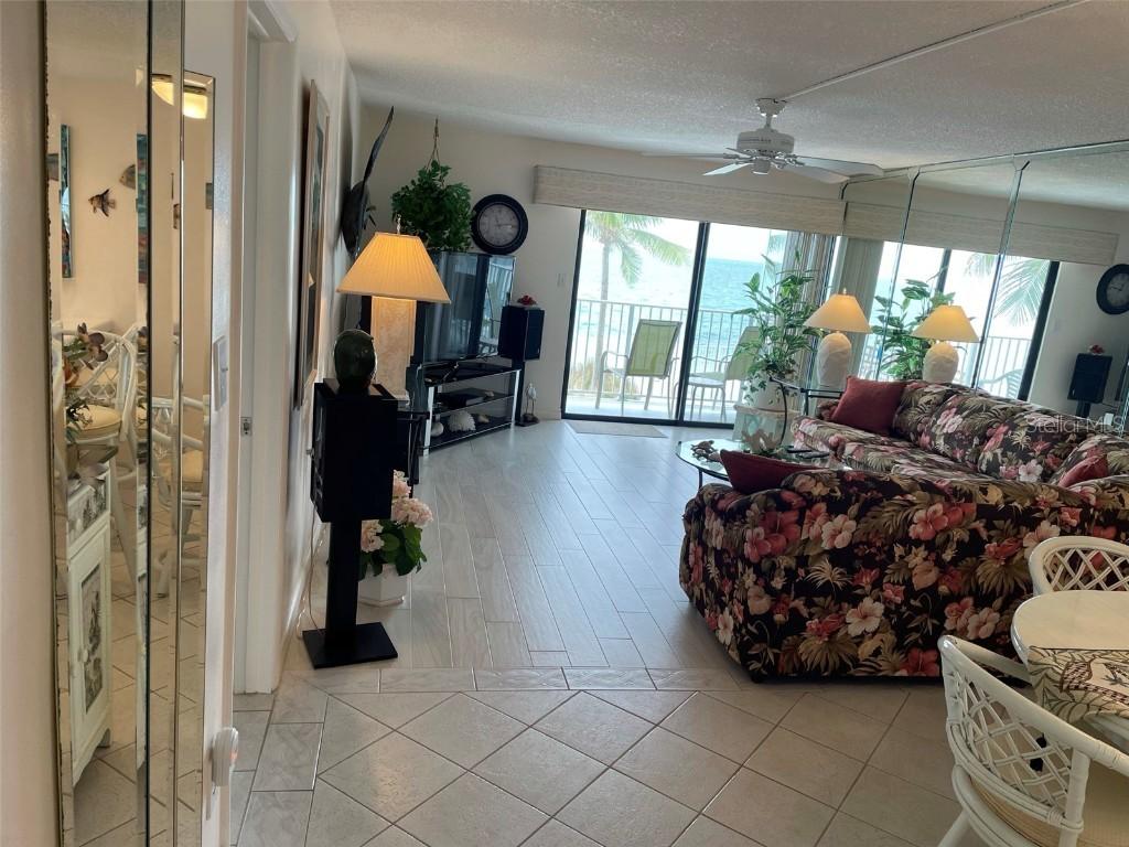 201 E Ocean Dr #2-201, Key Colony Beach, FL 33051