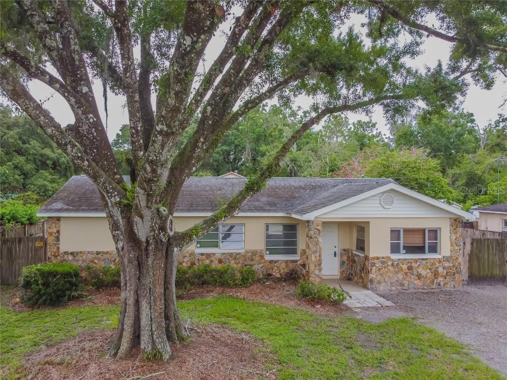 2207 Sunset Ln., Lutz, FL 33549