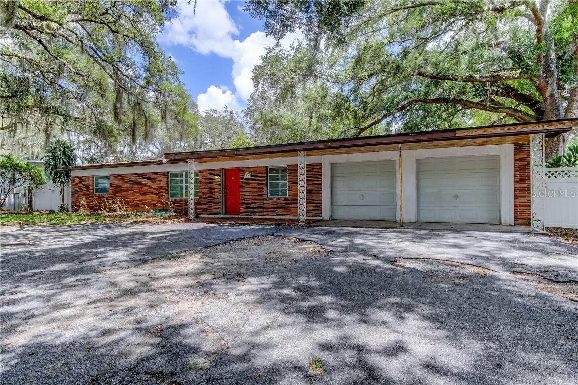 1405 Dorsett Pl., Tampa, FL 33612