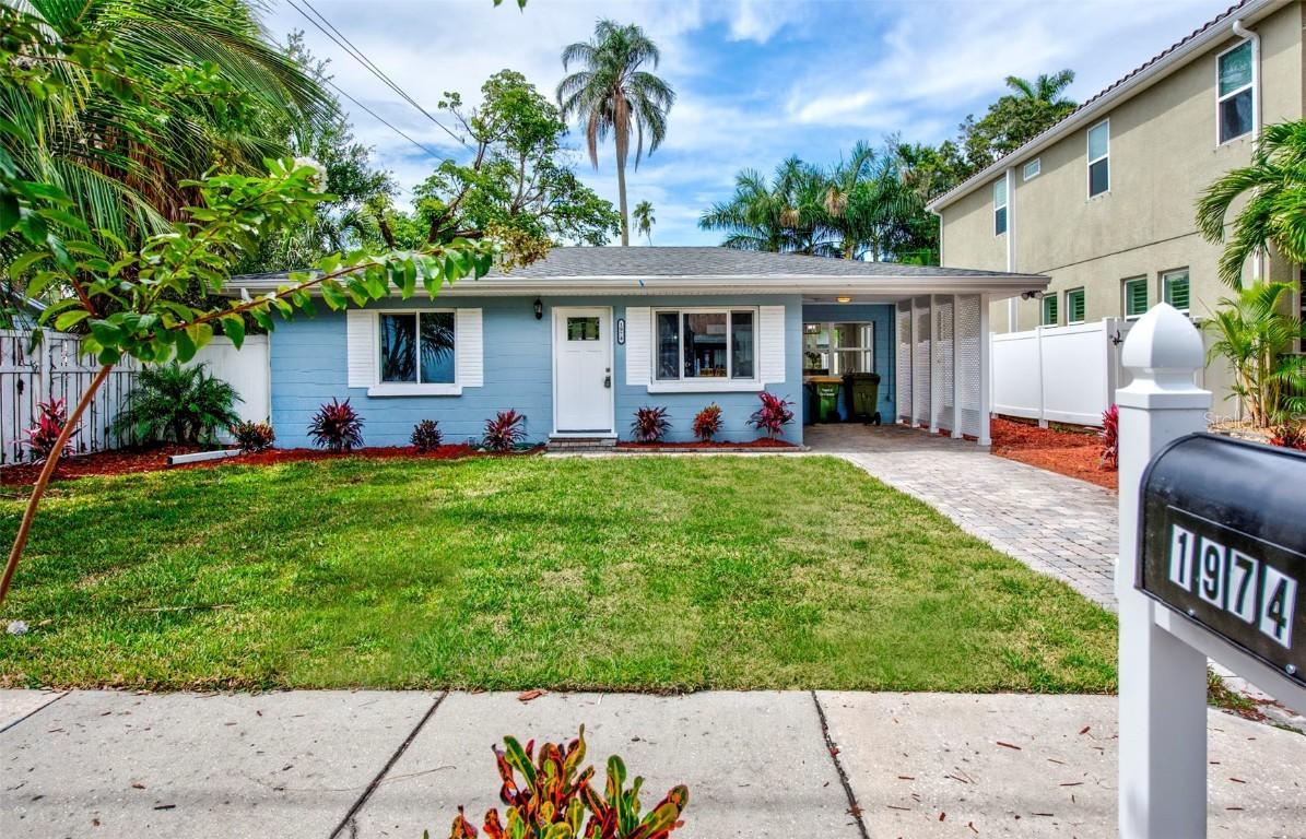 1974 Hyde Park St., Sarasota, FL 34239