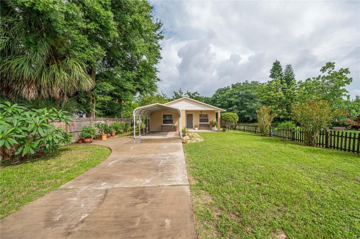 1307 Dora Ave., Tavares, FL 32778