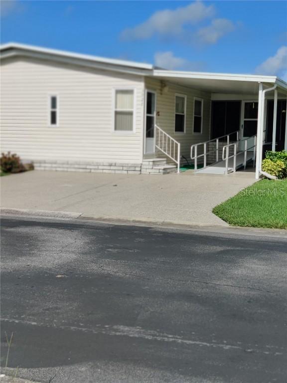 3025 Moss Hill St., Zephyrhills, FL 33543