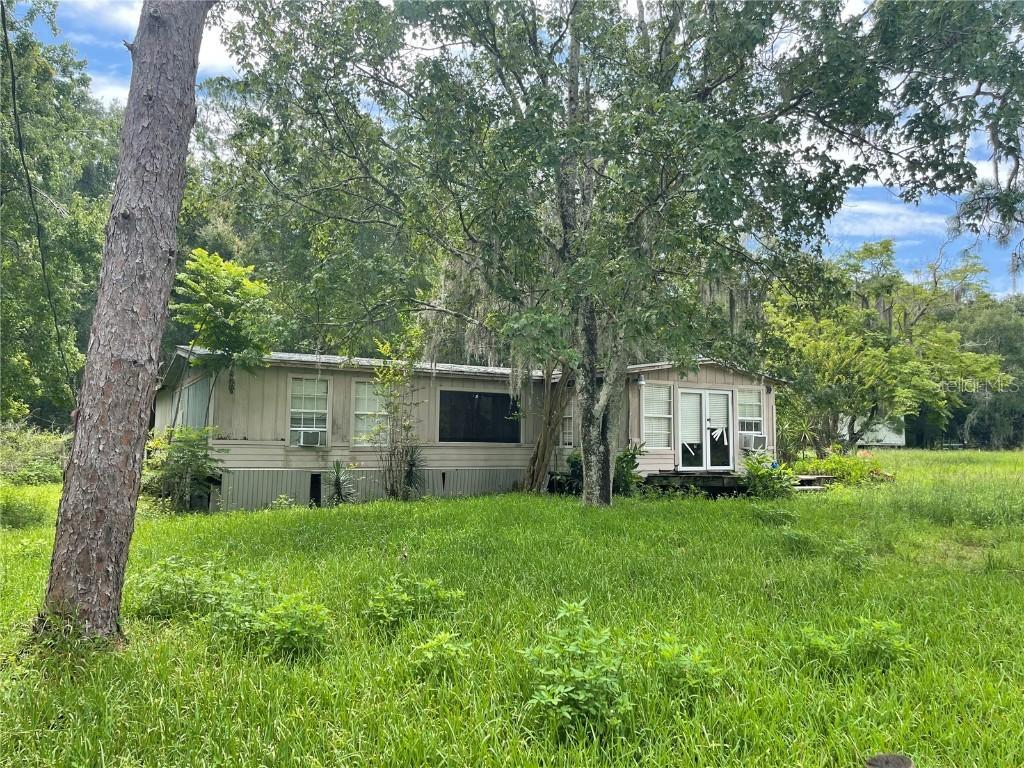 8418 Fussell Dr., Zephyrhills, FL 33545