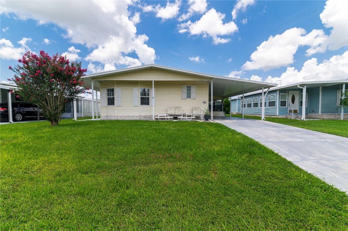 5721 Apache St., Zephyrhills, FL 33542