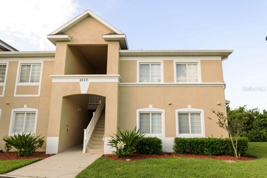 9520 Newdale Way #202, Riverview, FL 33578