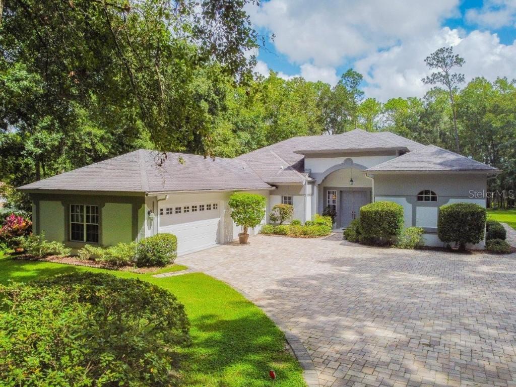 27037 Country Oak Dr., Brooksville, FL 34602