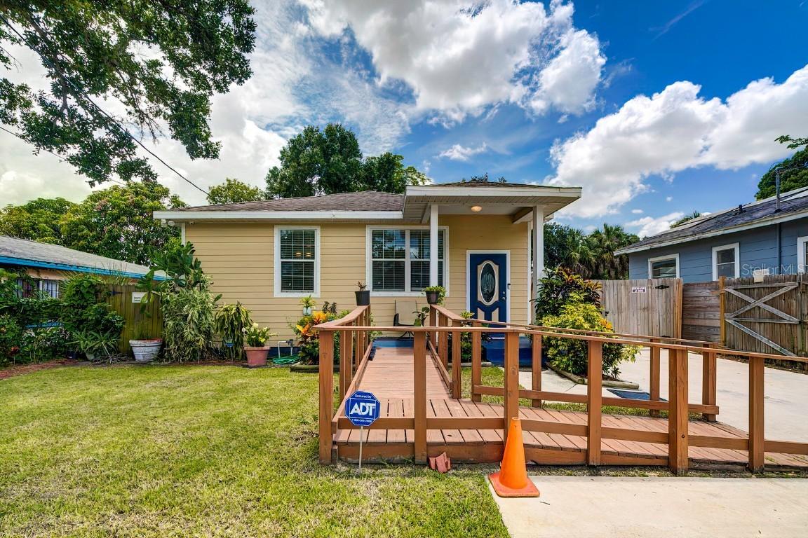 1734 W Saint Louis St., Tampa, FL 33607
