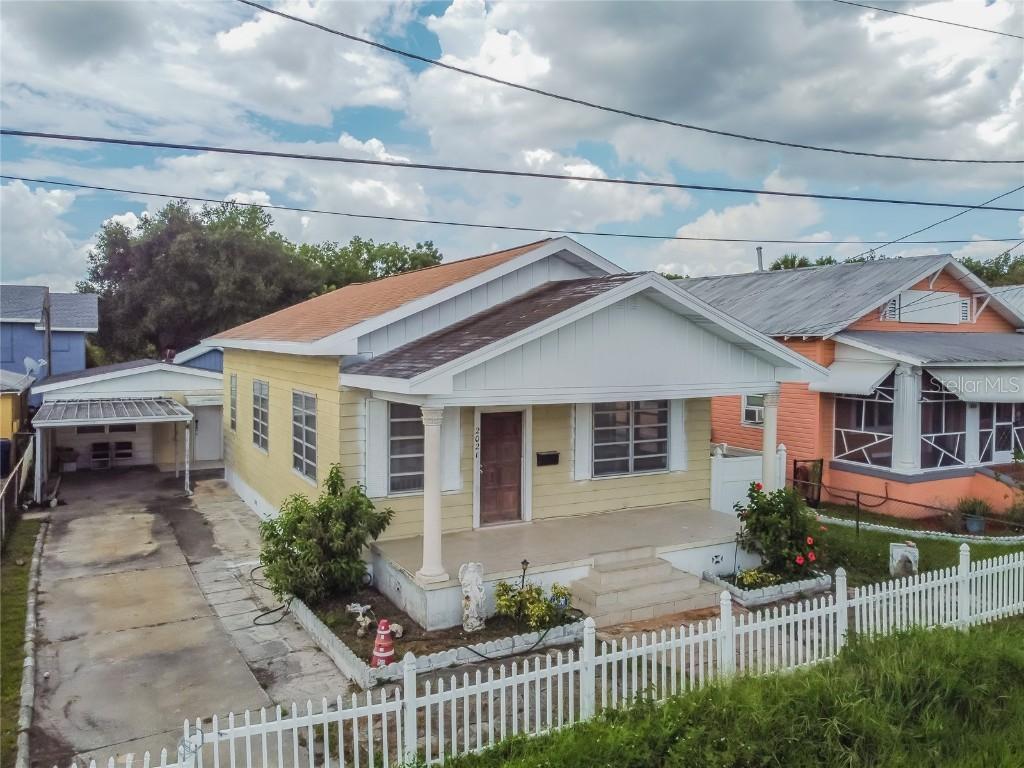 2021 Thrace St., Tampa, FL 33605