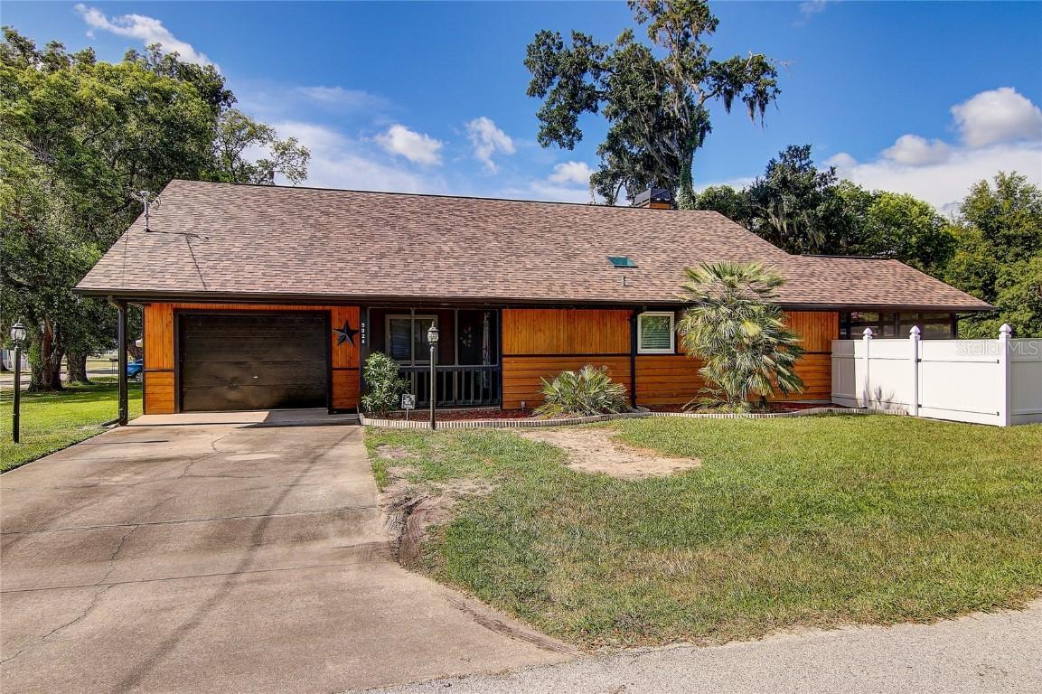 5324 17th St., Zephyrhills, FL 33542