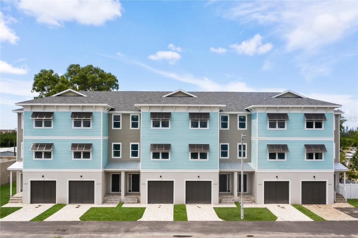 1225 Savona Dr., St Petersburg, FL 33733