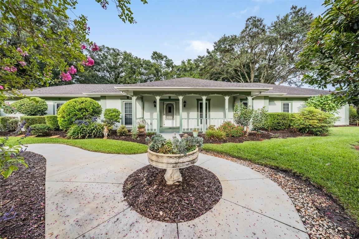 18417 Timberlan Dr., Lutz, FL 33549