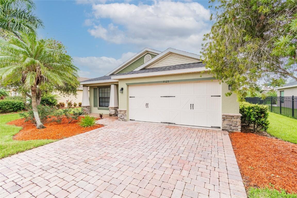 7125 34th St., Sarasota, FL 34243